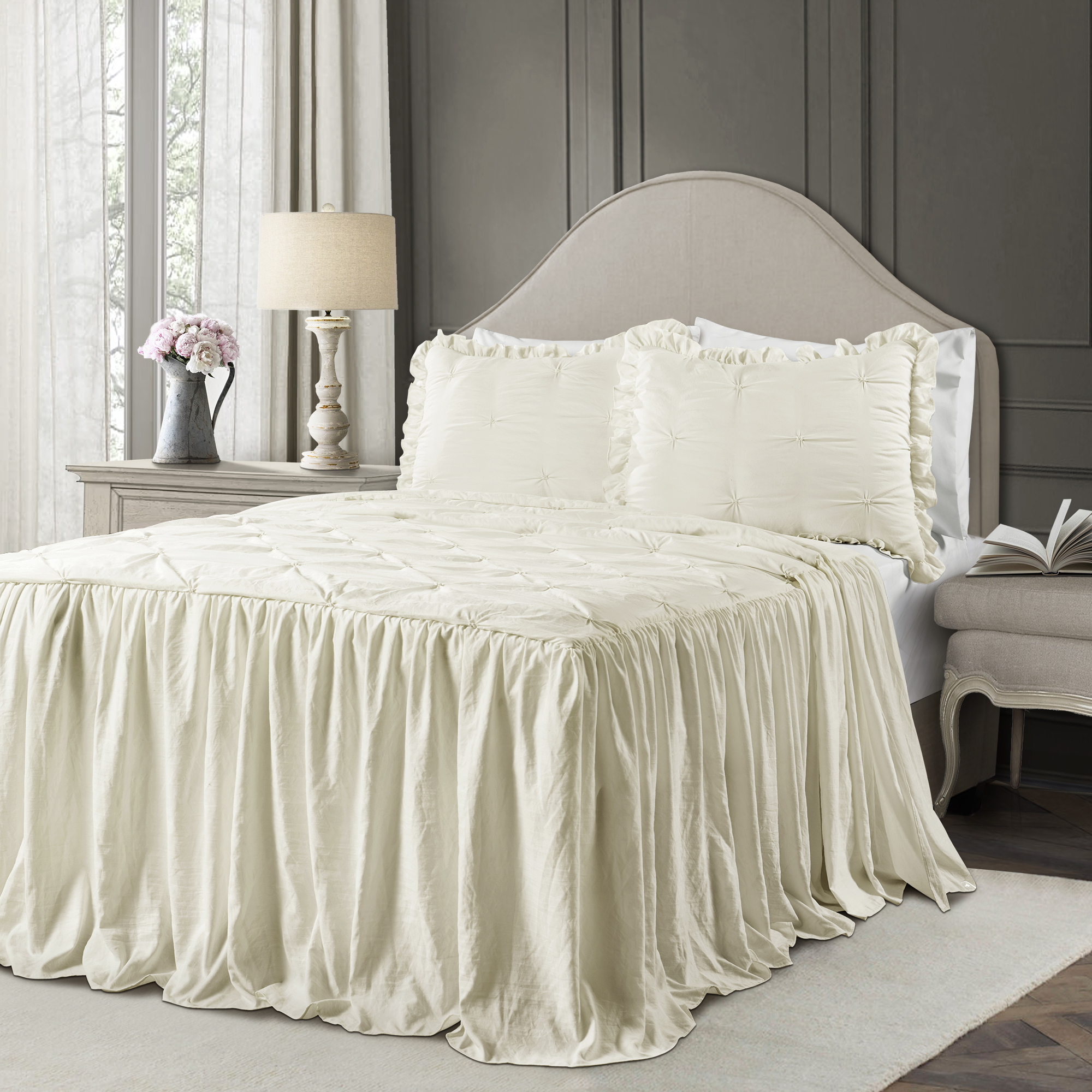 Ravello Pintuck Ruffle Skirt Bedspread White 3Pc Set Queen eBay